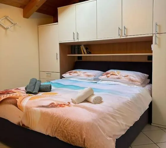 Attic Rosa Con Posto Auto Privato *