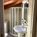 Attic Rosa Con Posto Auto Privato Daire *