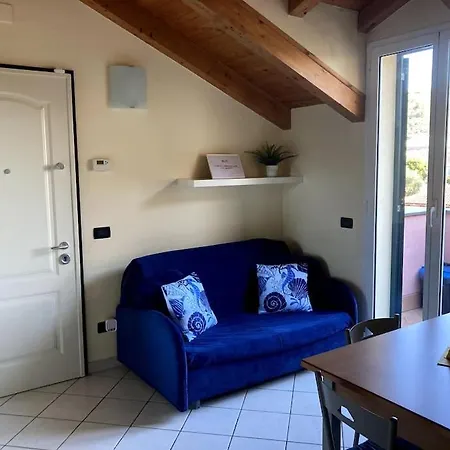 Attic Rosa Con Posto Auto Privato *
